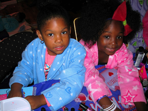 Getting Mini Manis Done At Home With Friends Getting Mini Manis Done At Home With Friends