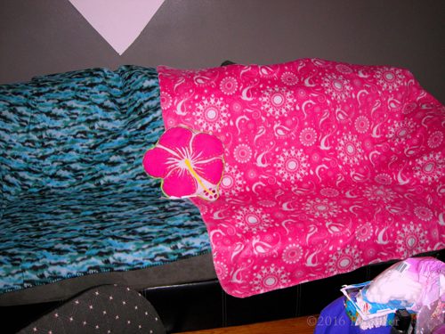 Pretty Spa Throws To Make The Couch Into A Sp Pretty Spa Throws To Make The Couch Into A Sp