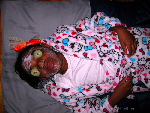 Relaxing In A Homemade Vanilla Yogurt Facial Relaxing In A Homemade Vanilla Yogurt Facial