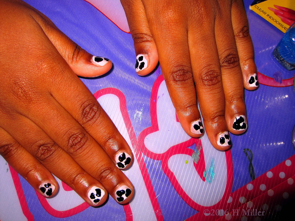 Awesome Black And White Dalmation Kids Manicure 
