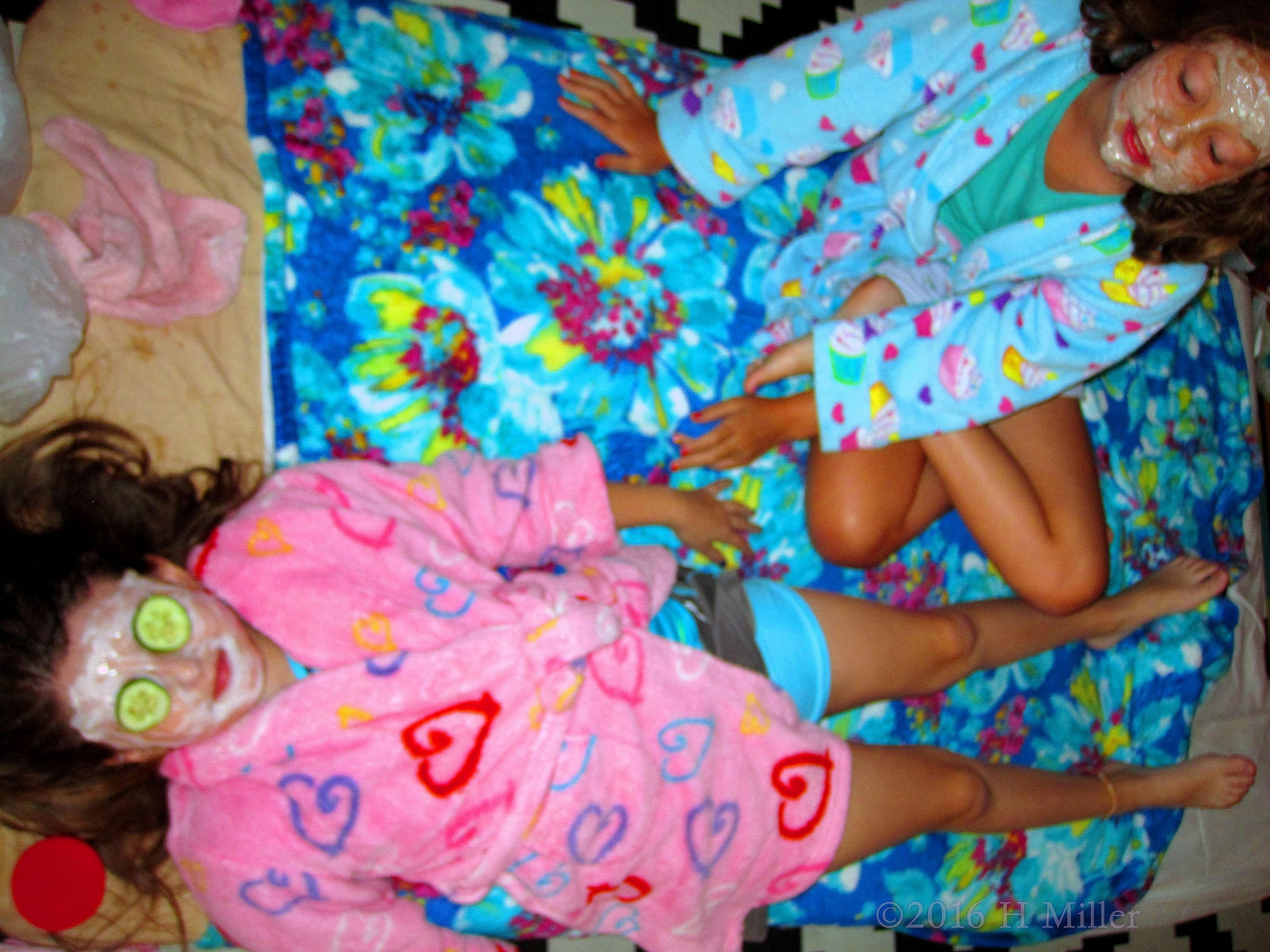 Facials With Friends Is So Much Fun! Facials With Friends Is So Much Fun!