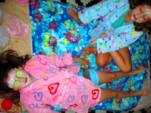 Facials With Friends Is So Much Fun! Facials With Friends Is So Much Fun!