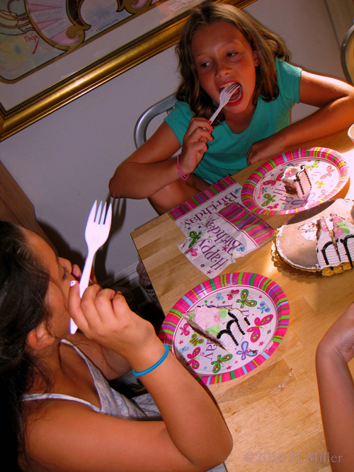 Hanging Out With Friends During Cake Hanging Out With Friends During Cake