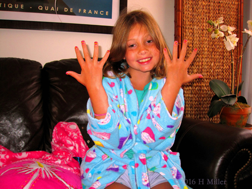 She Loves Her Home Kids Spa Mini Mani! She Loves Her Home Kids Spa Mini Mani!