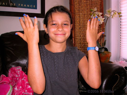 She Loves Her New Mini Mani She Loves Her New Mini Mani