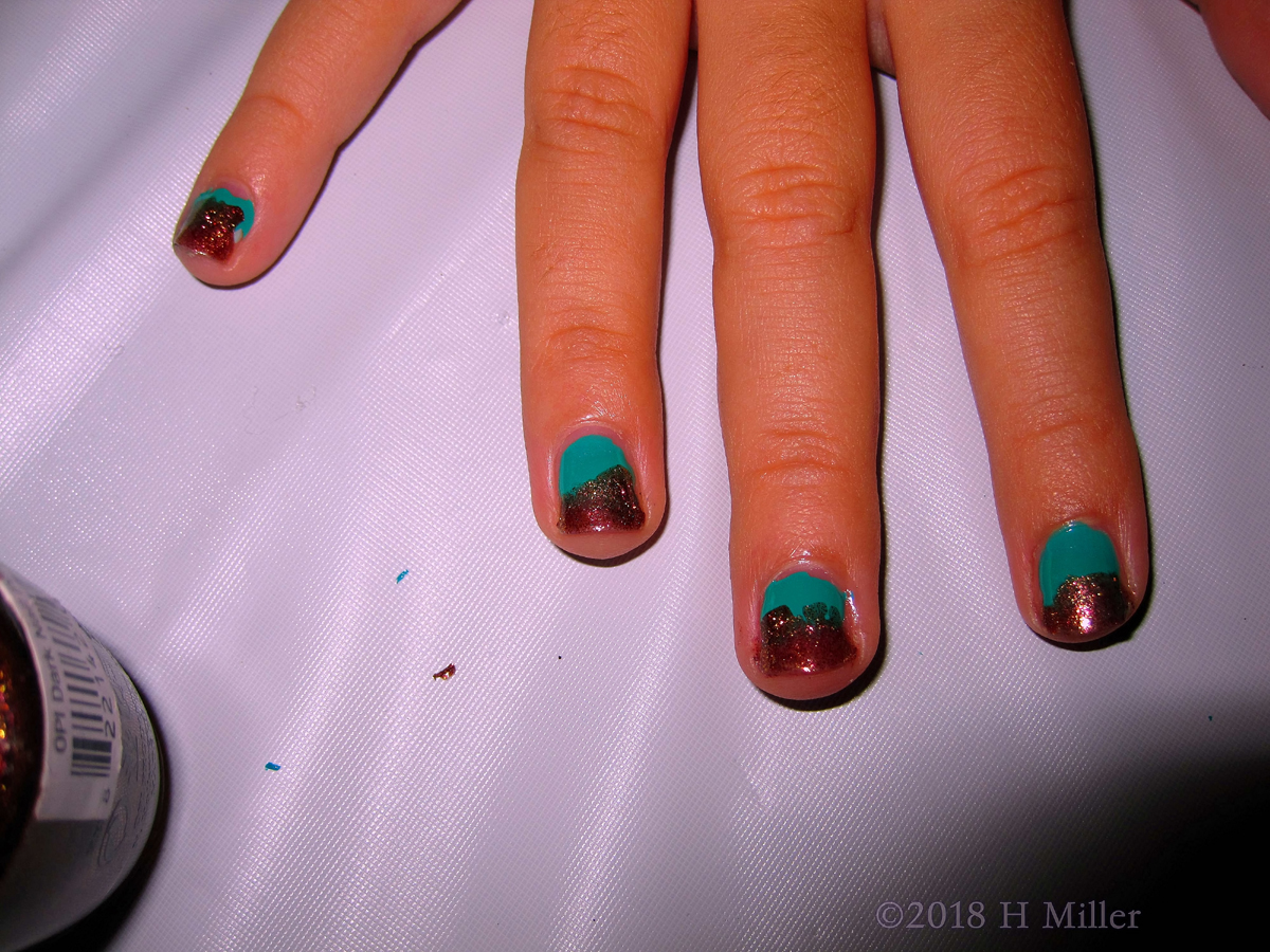 Kids Manicure With Ombre Nail Art At The Spa Birthday Party!