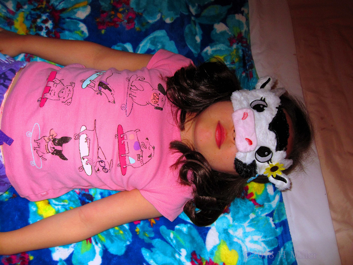 Wearing Cute Cow Sleeping Mask Before Her Girls Facial! 