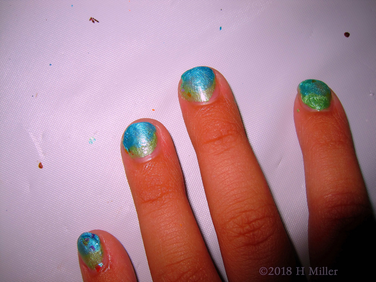 Yet Another Click Of This Pretty Ombre Kids Mani! 