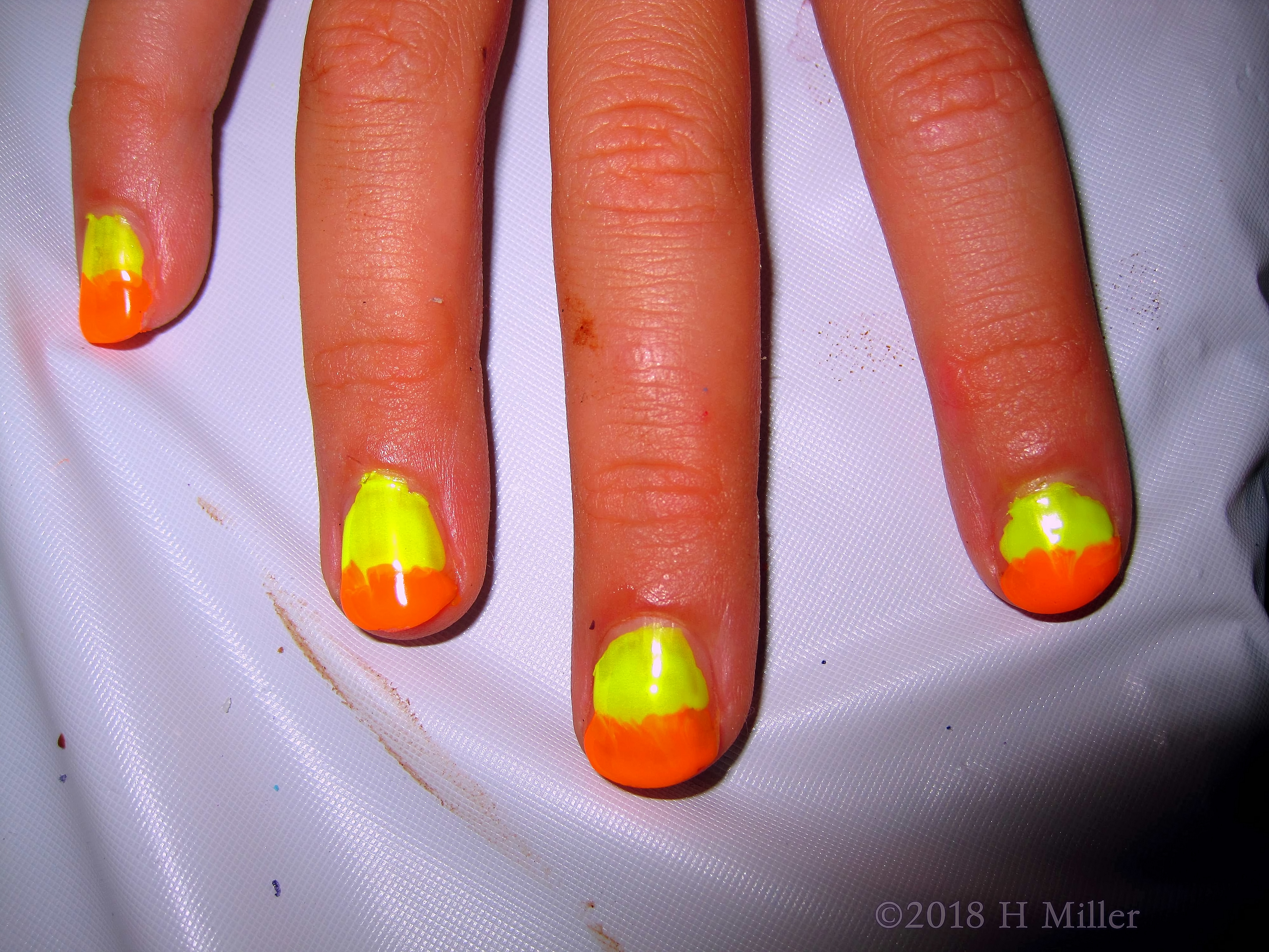 Bright Yellow And Orange Ombre Nail Art For Kids! Bright Yellow And Orange Ombre Nail Art For Kids!