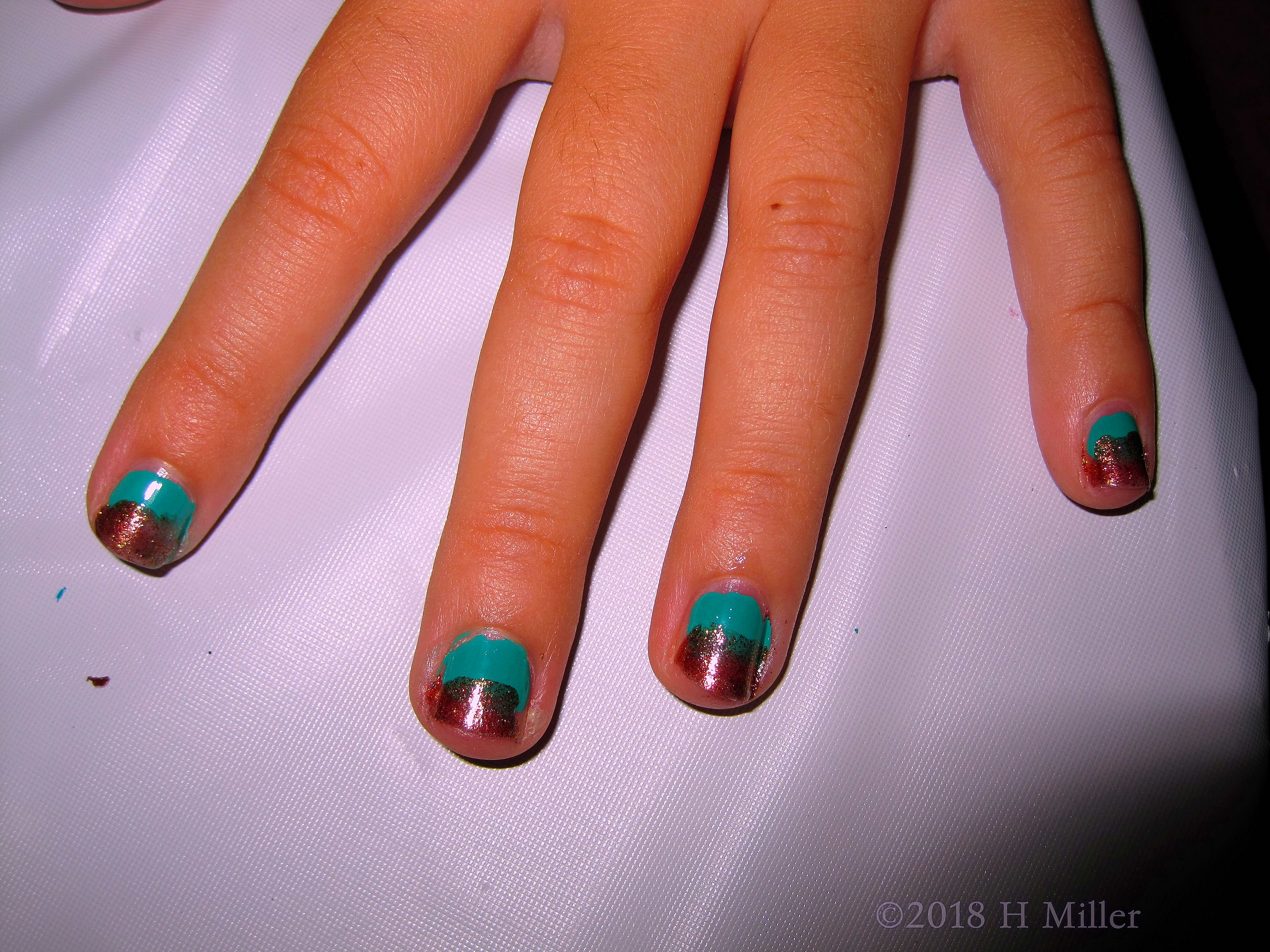 Pretty Mini Mani At The Kids Spa Party! Pretty Mini Mani At The Kids Spa Party!