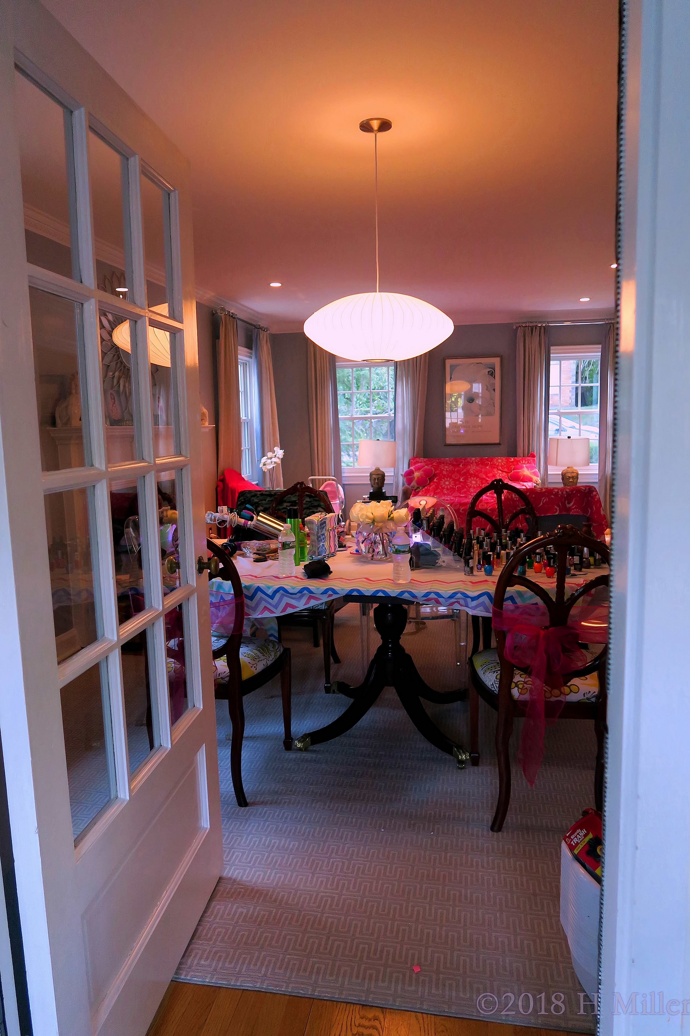 The Party Includes Manicures And Hairstyling For Kids. The Party Includes Manicures And Hairstyling For Kids.