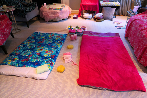 Comfortable Facial Mats With Towels And All Ingredients For Kids Facials. Comfortable Facial Mats With Towels And All Ingredients For Kids Facials.