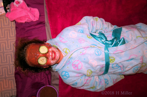 Eliza's Girls Facial In Progress! Eliza's Girls Facial In Progress!