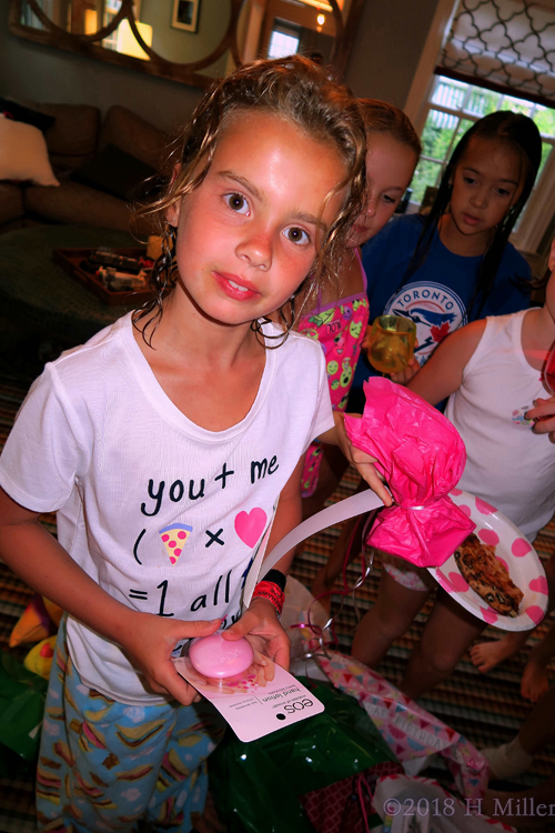 Eliza Is So Happy After Getting Amazing Birthday Presents! Eliza Is So Happy After Getting Amazing Birthday Presents!