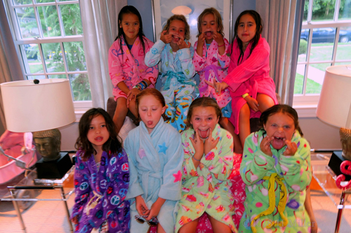 Group Picture With Hilarious Funny Faces! Group Picture With Hilarious Funny Faces!