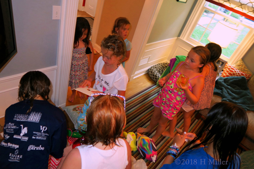 It's A Birthday Card For Her! It's A Birthday Card For Her!