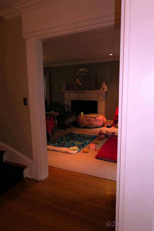 Long View Of The Perfectly Set Kids Spa Party Area! Long View Of The Perfectly Set Kids Spa Party Area!