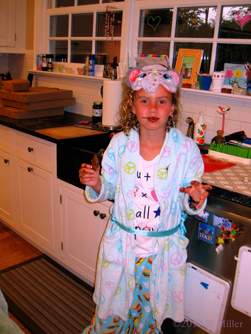 Mmm! Yummy Tasty Chocochip With Chocolate Fondue! Mmm! Yummy Tasty Chocochip With Chocolate Fondue!