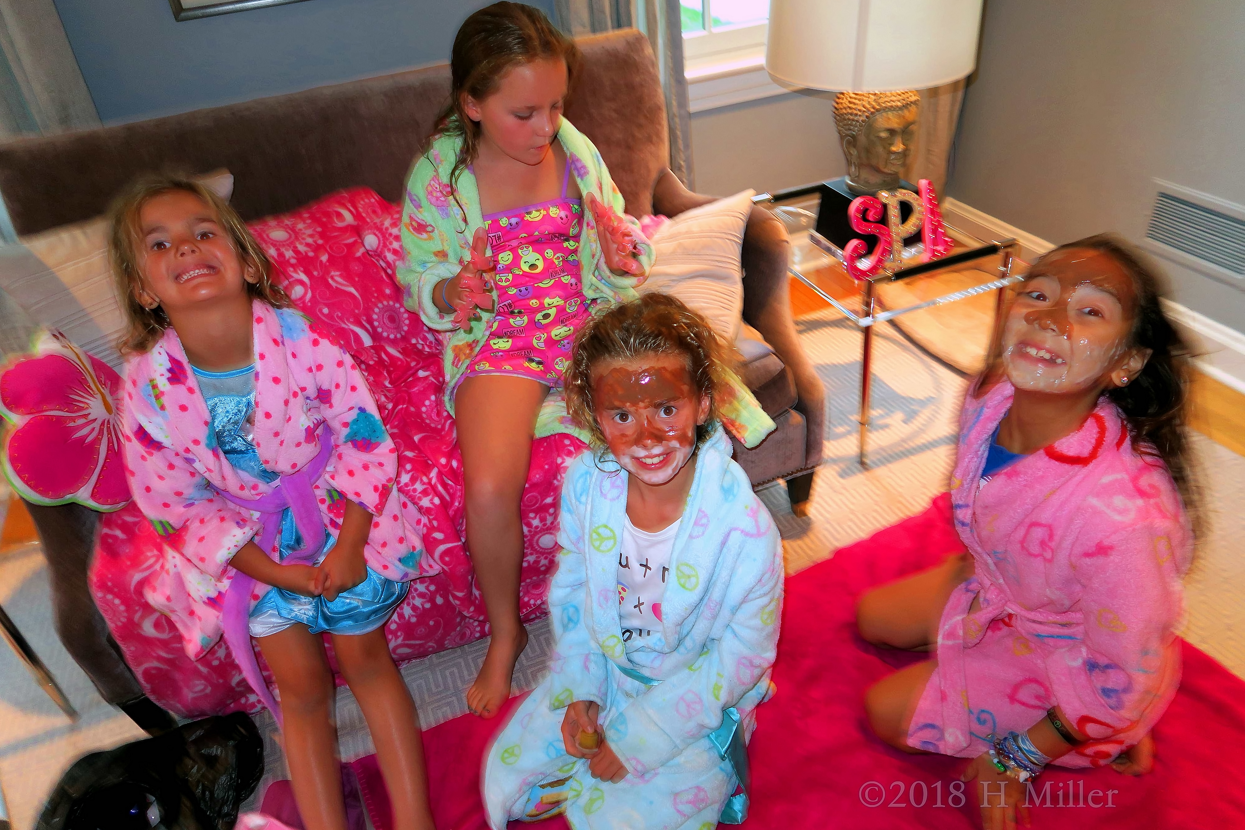 They Wait For The Kids Facial Masques To Dry Before Having Them Taken Off! They Wait For The Kids Facial Masques To Dry Before Having Them Taken Off!