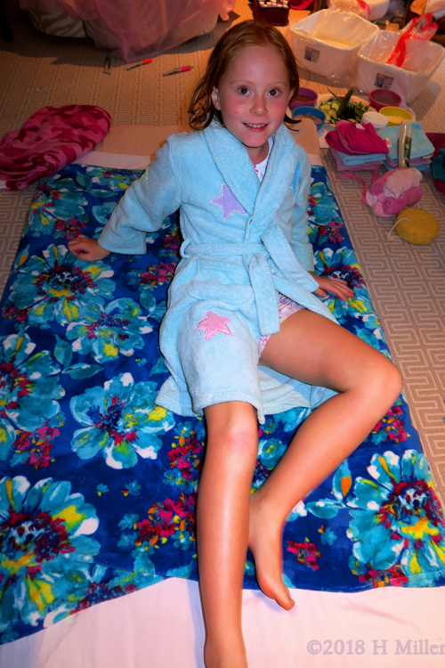 Comfortably Lying On The Girls Facial Mat Comfortably Lying On The Girls Facial Mat