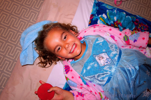 Here Comes The Glowing After Girls Facial Pic! Here Comes The Glowing After Girls Facial Pic!