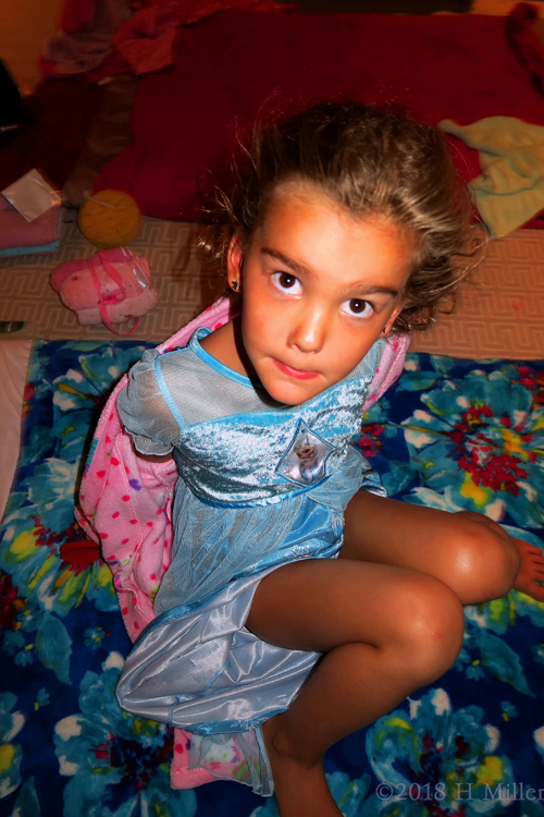 She's Done With Her Kids Facial Activity! She's Done With Her Kids Facial Activity!