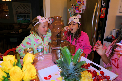 Time To Enjoy Chocolate Fondue And Other Delicacies At The Spa Birthday Party!