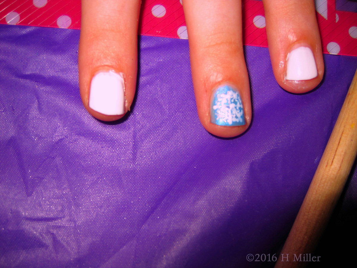 Blue And White Kids Manicure 