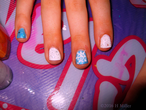 Cute Glittery Snowflake Girls Manicure Cute Glittery Snowflake Girls Manicure