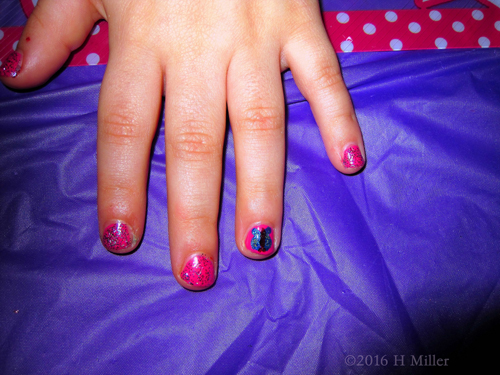 Sparkly Pink Mini Mani Sparkly Pink Mini Mani