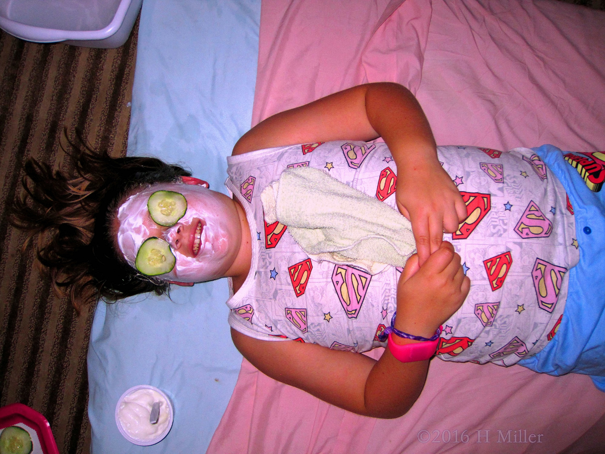 Relaxing With A Homemade Vanilla Yogurt Facial 