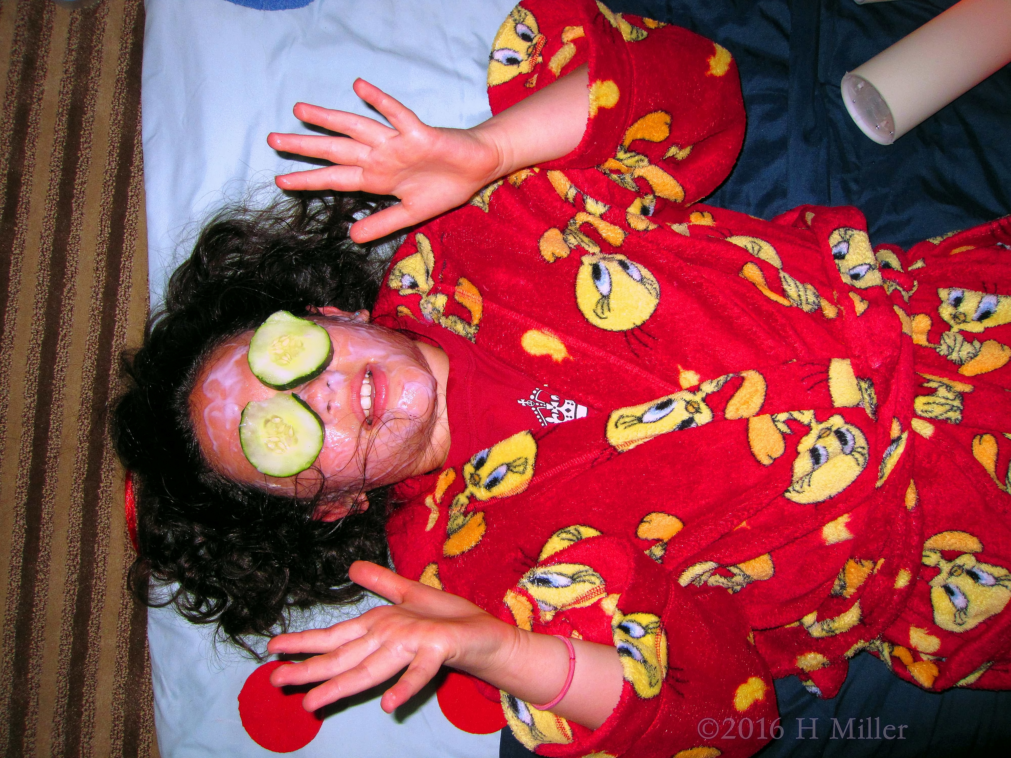 Having Fun During Kids Facials! Having Fun During Kids Facials!