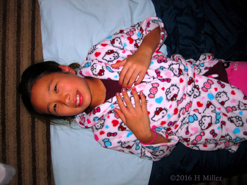 She Looks Ready For A Girls Facial! She Looks Ready For A Girls Facial!