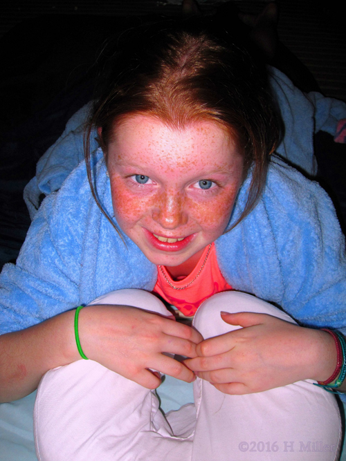 Smiling Big Before Her Kids Massage Smiling Big Before Her Kids Massage