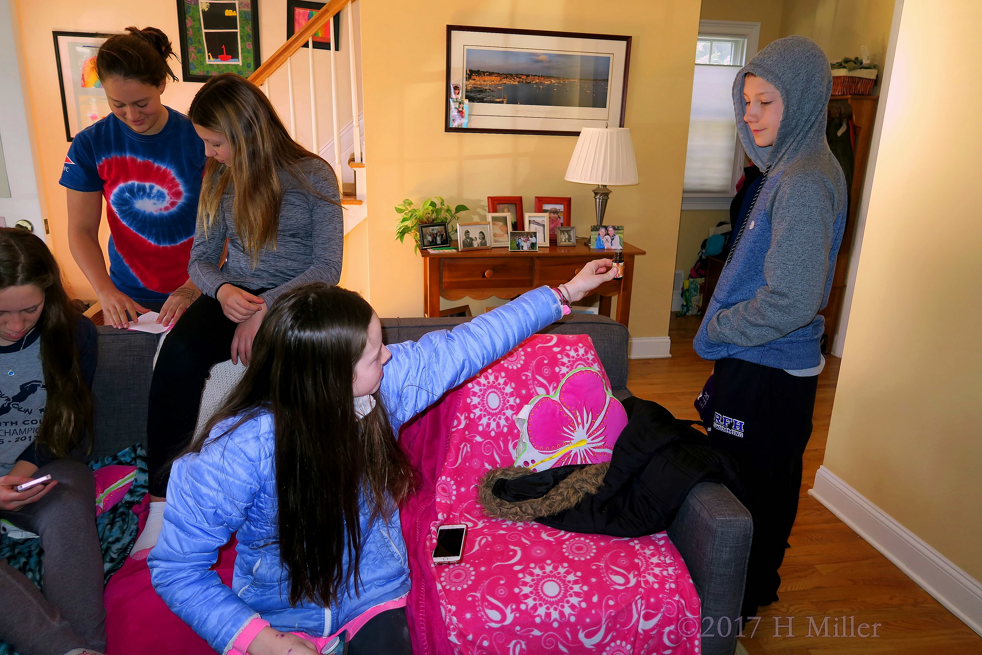 Smell This! Party Guests Sharing Kids Craft Ingredients Smell This! Party Guests Sharing Kids Craft Ingredients