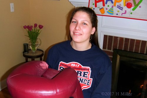 Flowers Behind The Party Guest Before Her Chair Massage Flowers Behind The Party Guest Before Her Chair Massage