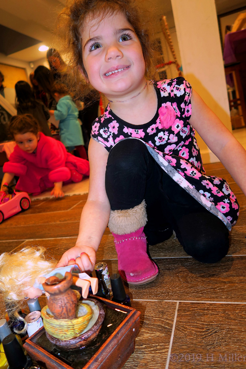 So Happy During Pictures At Playtime At The Girls Spa So Happy During Pictures At Playtime At The Girls Spa