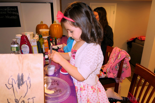 Spa Party Guest Stirring The Bath Salt Craft For Kids Spa Party Guest Stirring The Bath Salt Craft For Kids