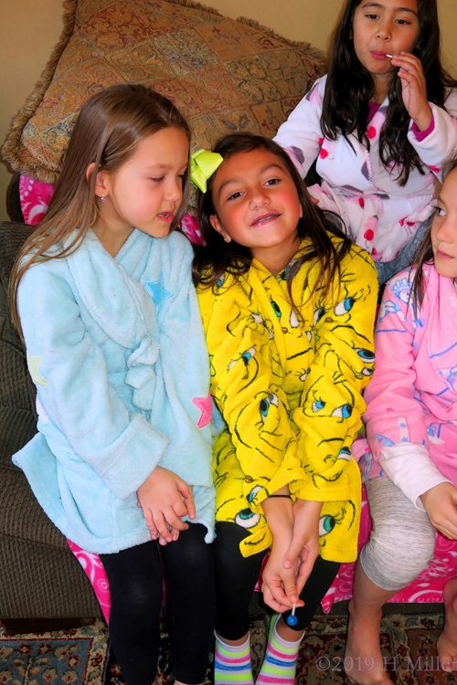 Chilling Out In Comfort! Party Guests Relax In Kids Spa Robes! Chilling Out In Comfort! Party Guests Relax In Kids Spa Robes!