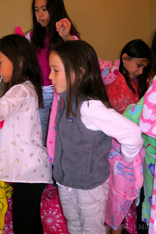 Outfit Change! Party Guests Put On Spa Robes! Outfit Change! Party Guests Put On Spa Robes!