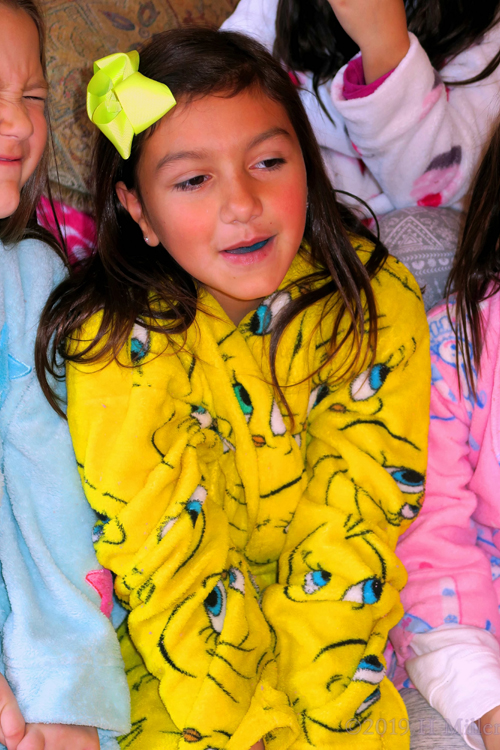 Ready For My Closeup! Spa Party Guest Solo In Photo! Ready For My Closeup! Spa Party Guest Solo In Photo!