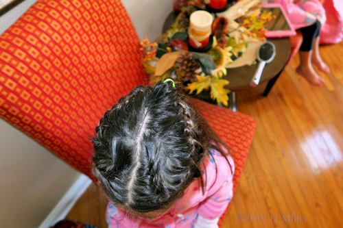 Top View! Heart Shaped Braid Kids Hairstyle On Party Guest! Top View! Heart Shaped Braid Kids Hairstyle On Party Guest!