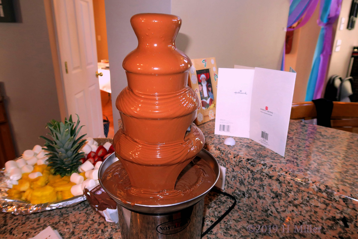 Chocolate Cascade! Kids Spa Party Has A Chocolate Fountain! 