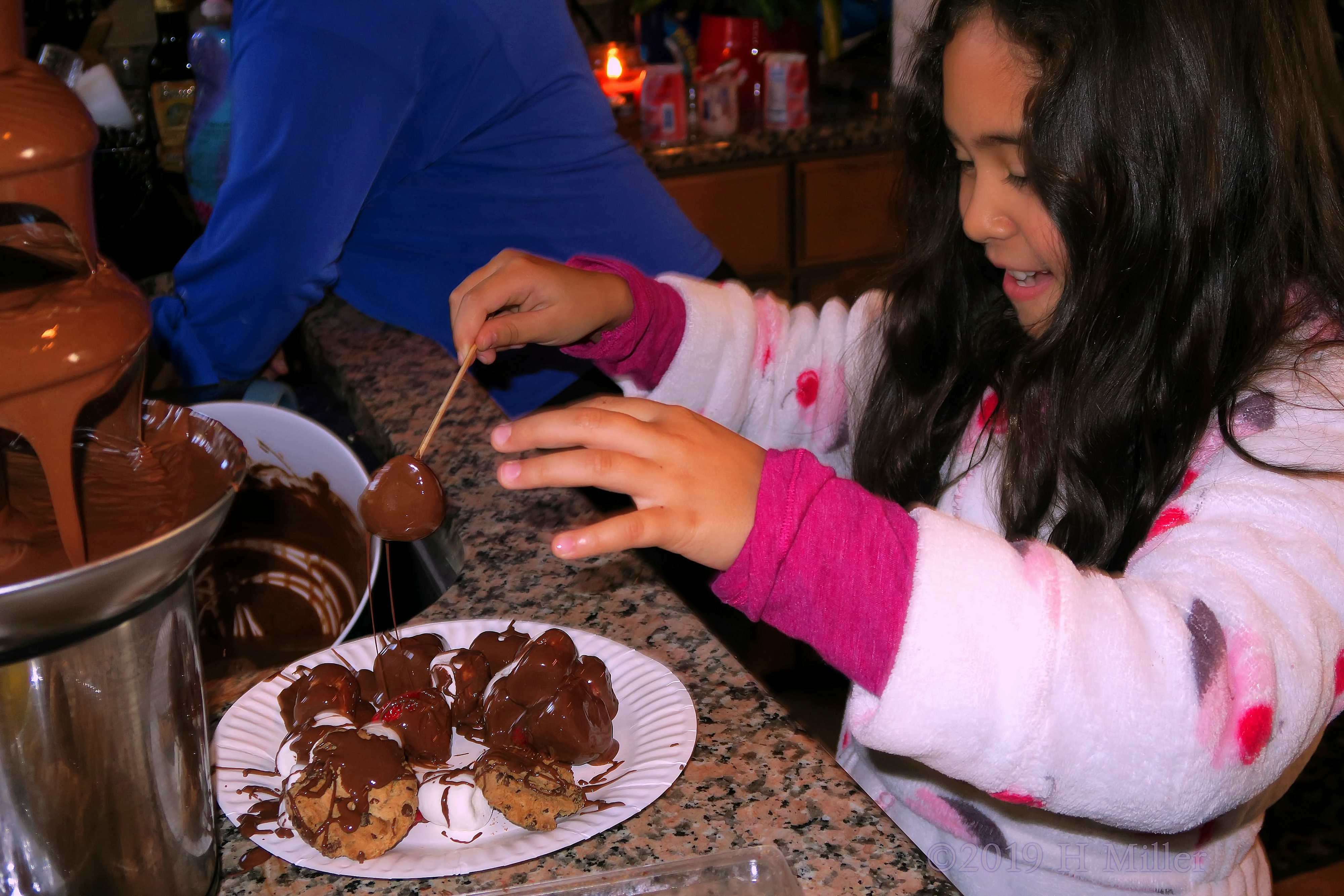 Chocolate Goodness! Goodness Chocolate! Chocolate Fountain Usage At The Kids Spa! Chocolate Goodness! Goodness Chocolate! Chocolate Fountain Usage At The Kids Spa!