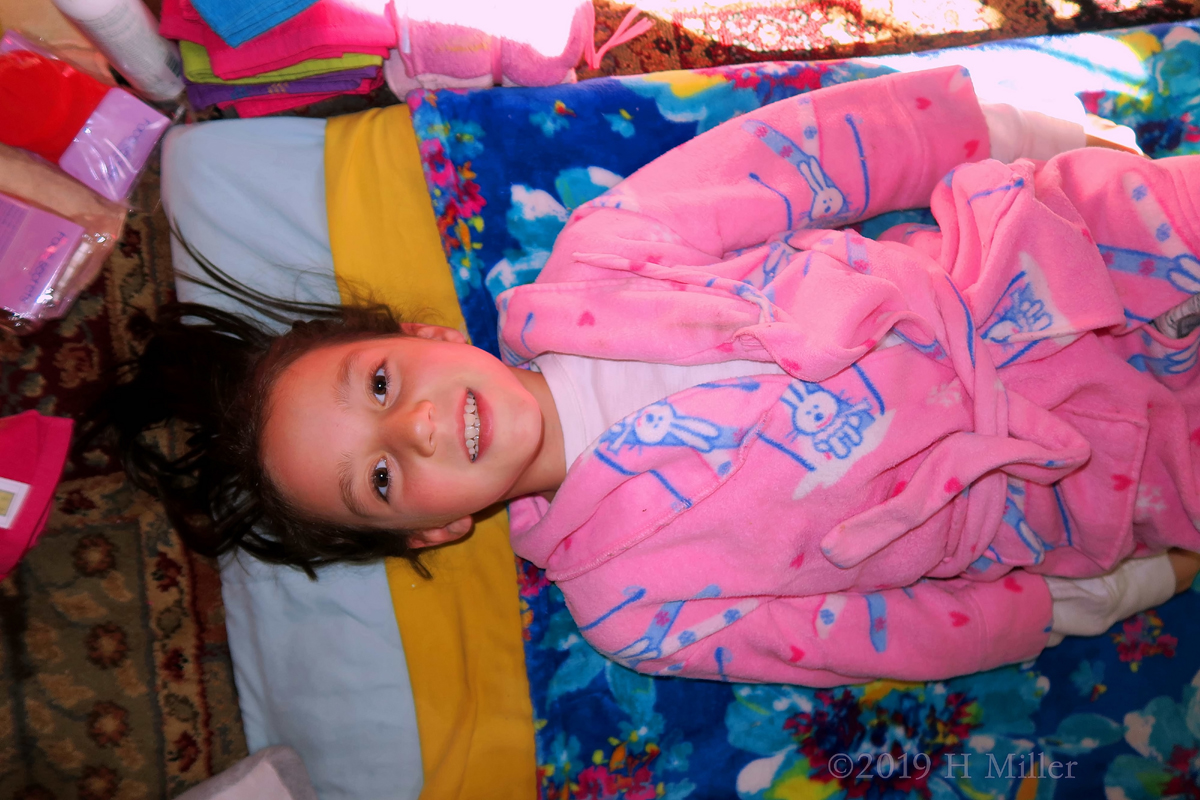 Beaming Bright! Kids Spa Party Guests Rests For Kids Facial! Beaming Bright! Kids Spa Party Guests Rests For Kids Facial!