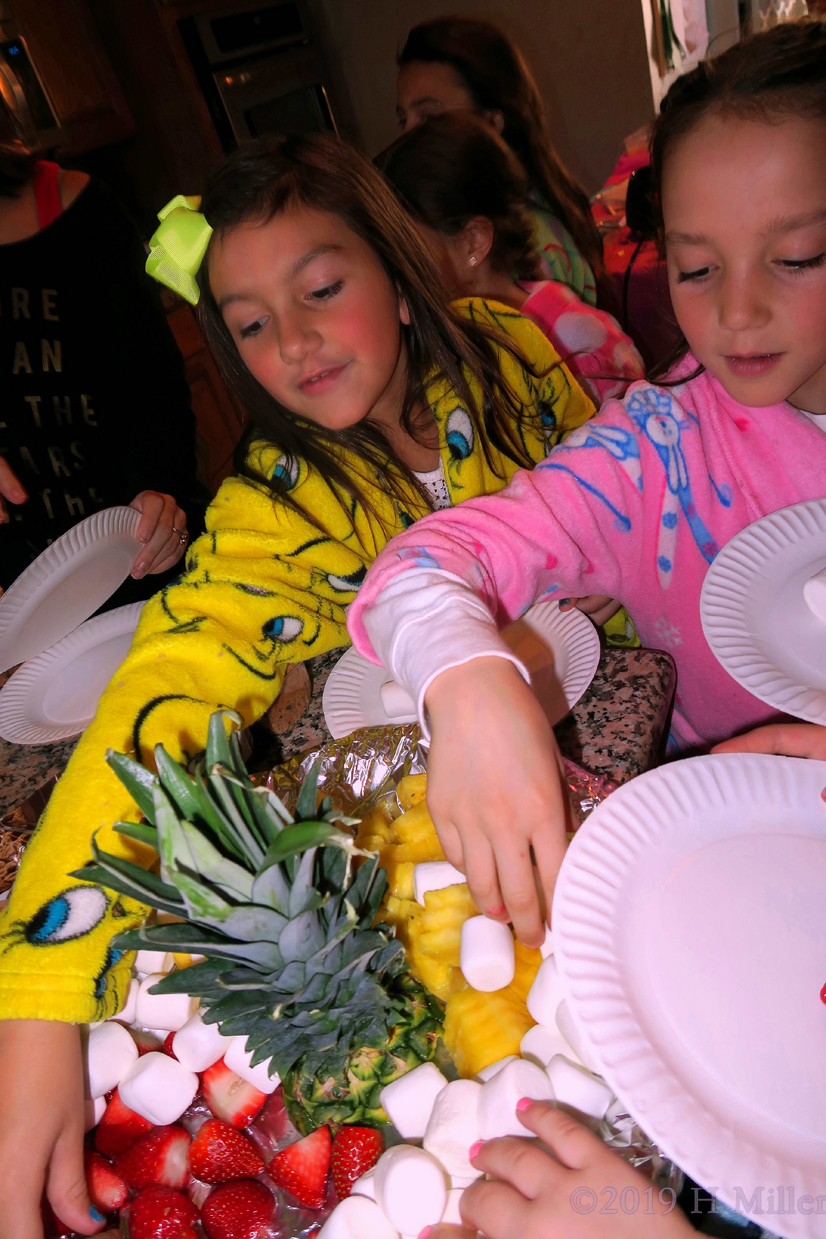 Plates And Posing! Kids Grab Snacks At The Spa For Girls! Plates And Posing! Kids Grab Snacks At The Spa For Girls!