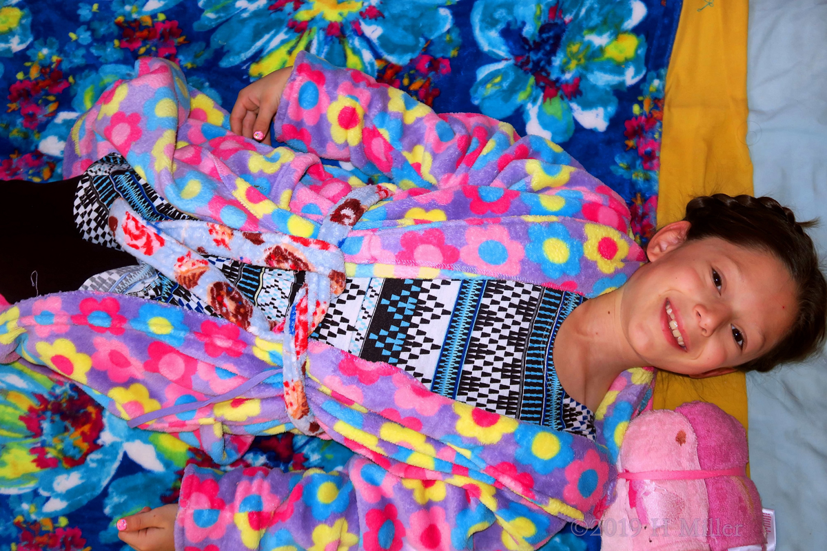 Posing In Patterns! Pattern Guest Prepares For A Facial For Kids! Posing In Patterns! Pattern Guest Prepares For A Facial For Kids!