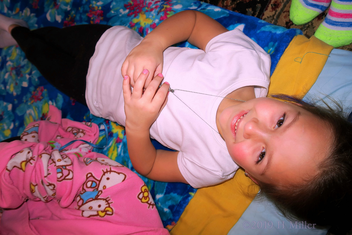 Resting And Relaxing! Spa Party Guest Gets Her Facial For Kids! Resting And Relaxing! Spa Party Guest Gets Her Facial For Kids!