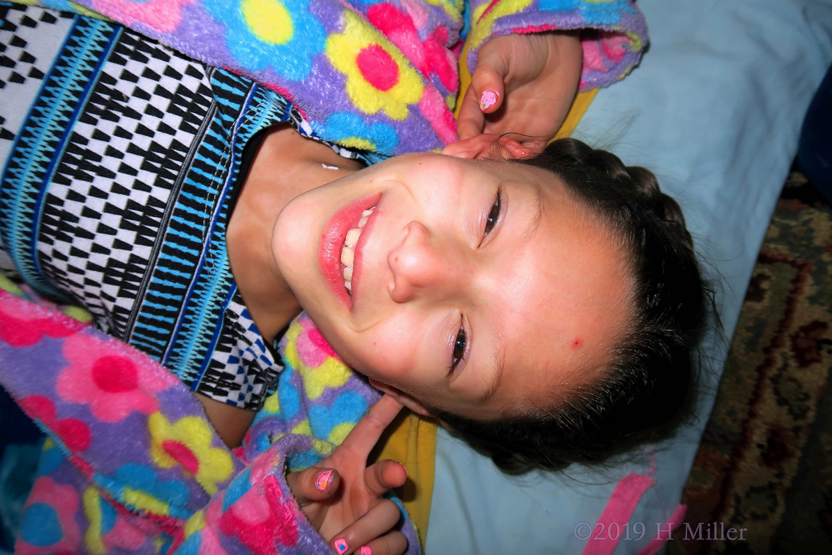 Serene At The Kids Spa! Spa Party Guest Gets Girls Facial! Serene At The Kids Spa! Spa Party Guest Gets Girls Facial!