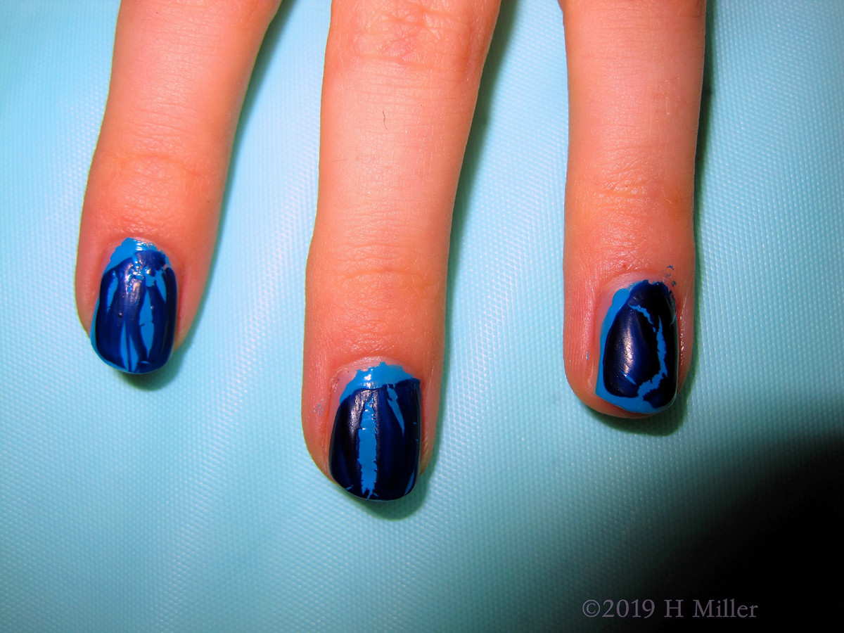 Bedazzled In Blue! Party Guest Shows Off Marbled Blue Nail Polish For Kids Mani! 